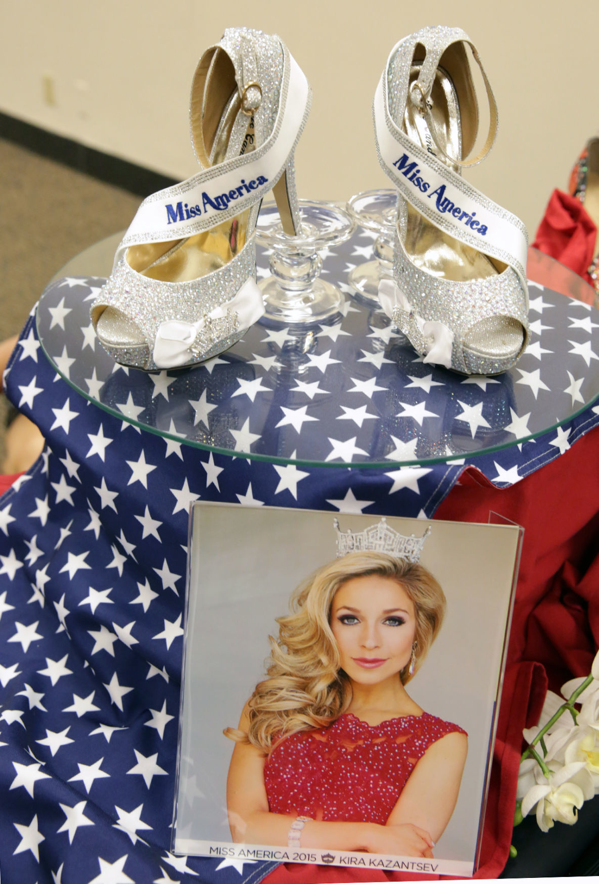 s09 show us your shoes unveiling